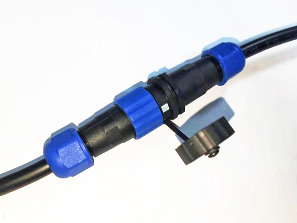 Ts-1纳米隔热涂料隔热原理示意图